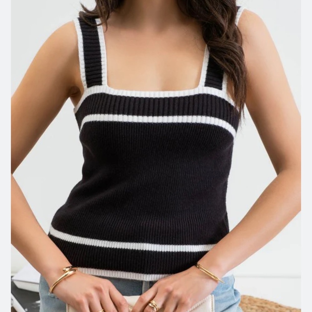 E & M contrast knit  Black and White square neck crop tank top Sz L‎